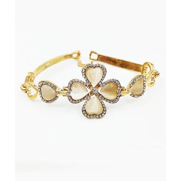 *Clearance* Ladies Flower Tennis Bracelet - Picture 3 of 6